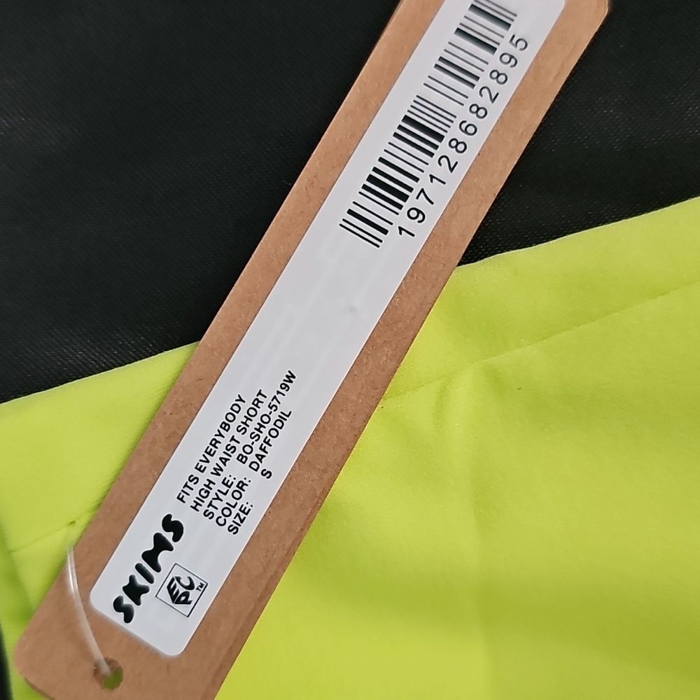 💛 SKIMS NWT High Waist Short color Daffodil 💛 💰One Day Sale💰 - Picture 6 of 10